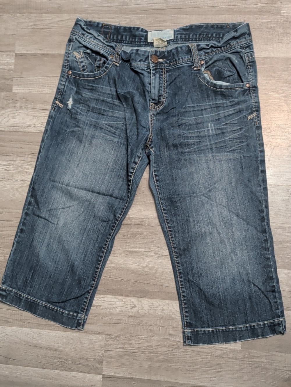 Maurices Women's Dark Wash Wide Leg Denim Capris Size 15/16